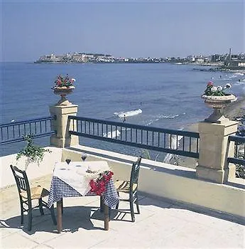 Delfini Beach ريثيمنو اليونان