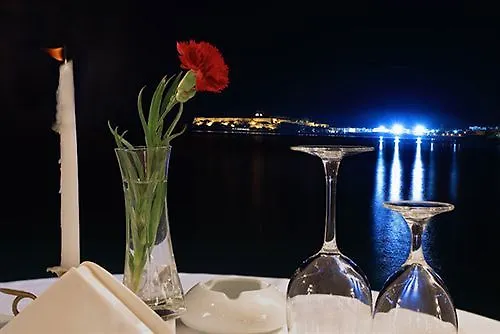 Delfini Beach ريثيمنو فندق